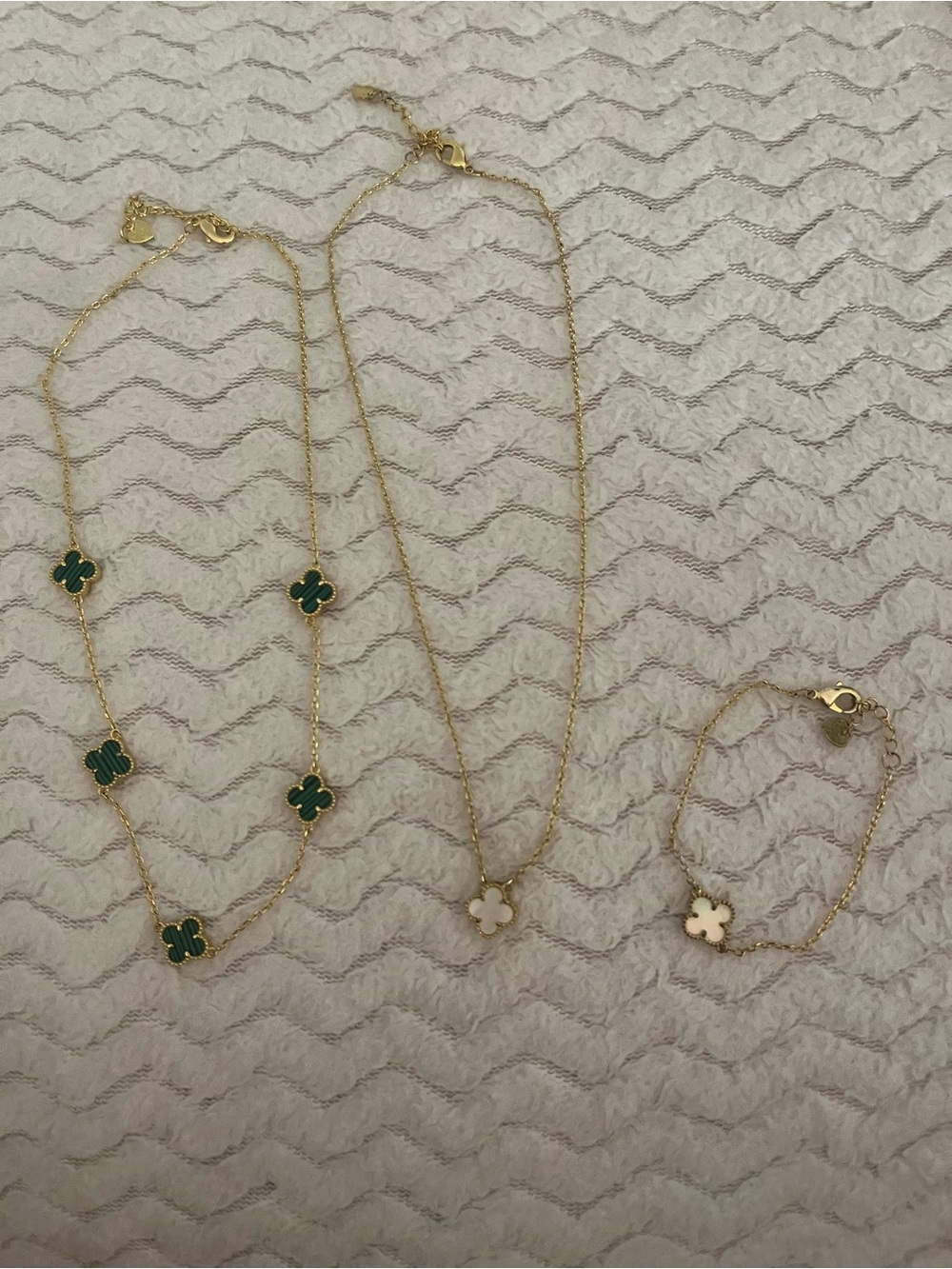 Evry Jewls Gold Clover Pendant Necklace and Bracelet Set